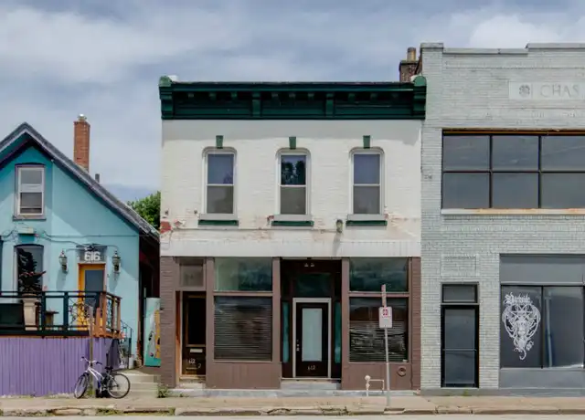 Property at 612 W 3rd St Unit Upper, Davenport, IA, 52801, 2 beds, 1 bath, [object Object]