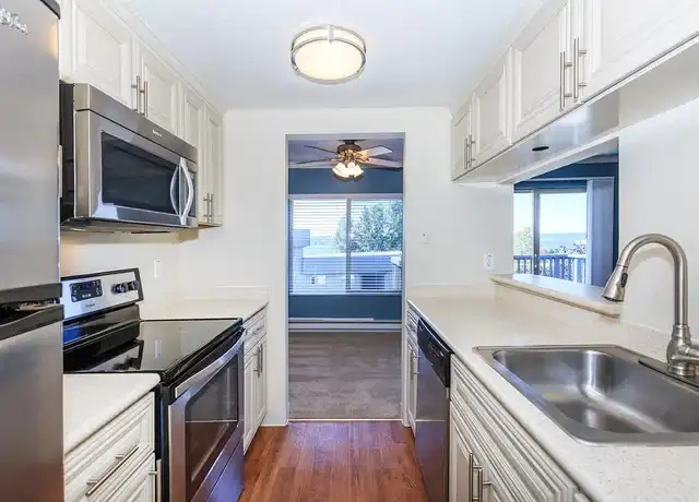 Property at Pleasant Bay - 6754 Lake Washington Blvd NE, Kirkland, WA, 98033, 2 beds, 1-1.5 bath, [object Object]