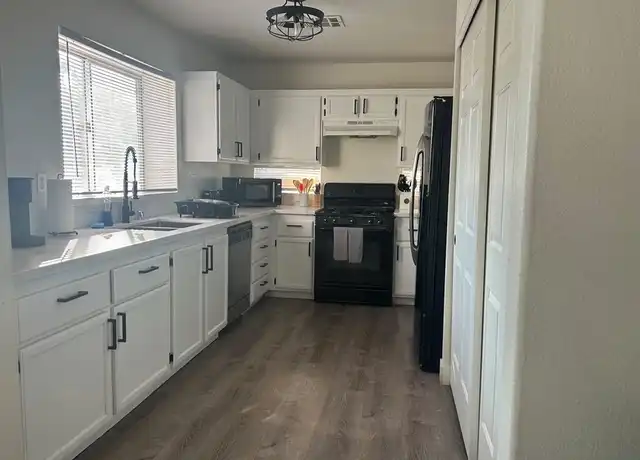 Property at 5727 Roundrock Dr, Las Vegas, NV, 89142, 3 beds, 2 baths, [object Object]