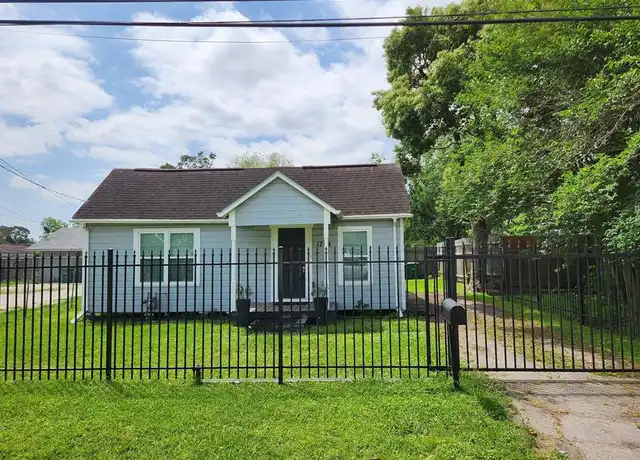 Property at 1204 De Boll St, Houston, TX, 77022, 2 beds, 1 bath, [object Object]