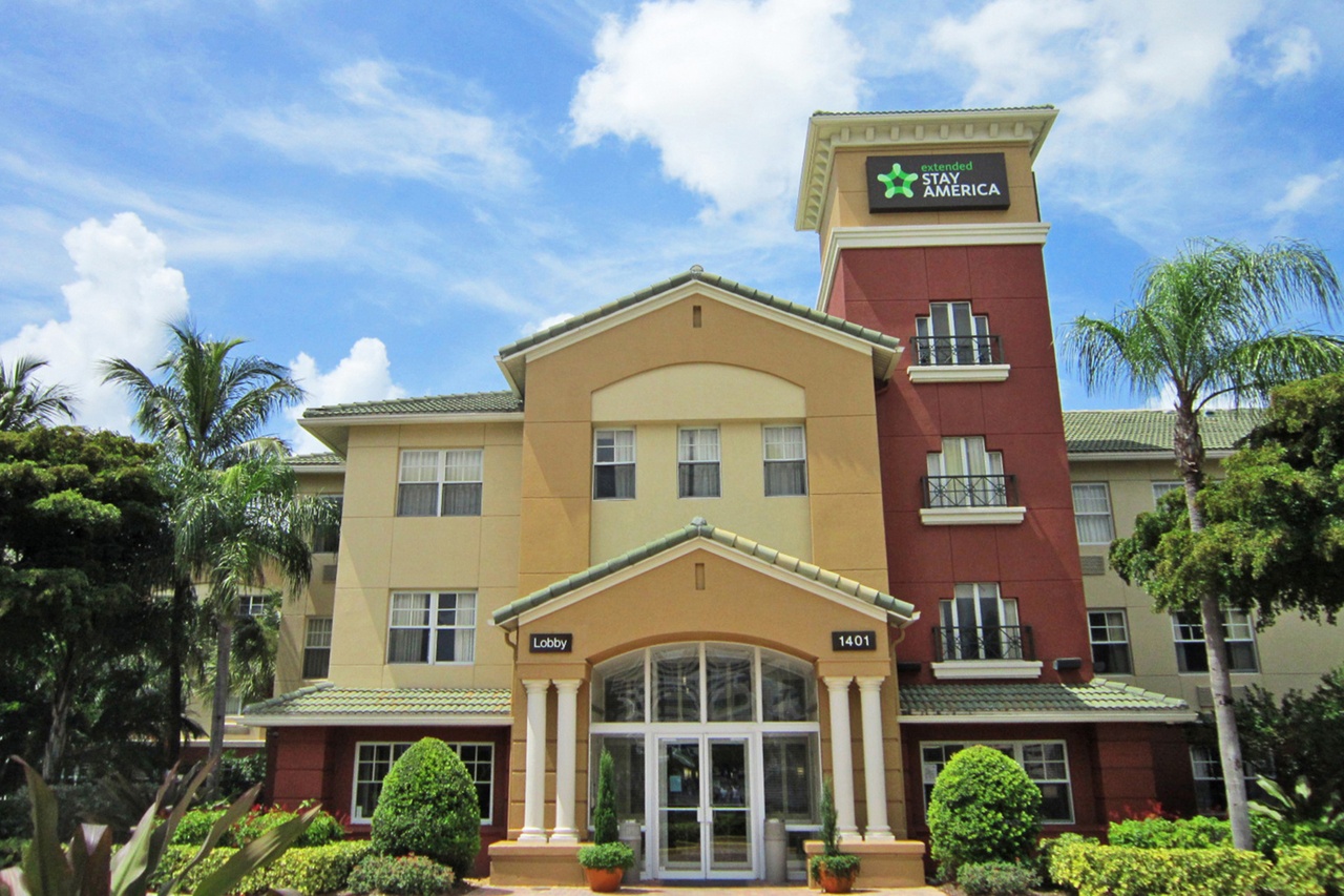 Furnished Studio - Fort Lauderdale - Cypress Creek - Park North - 1401 W McNab Rd, Pompano Beach