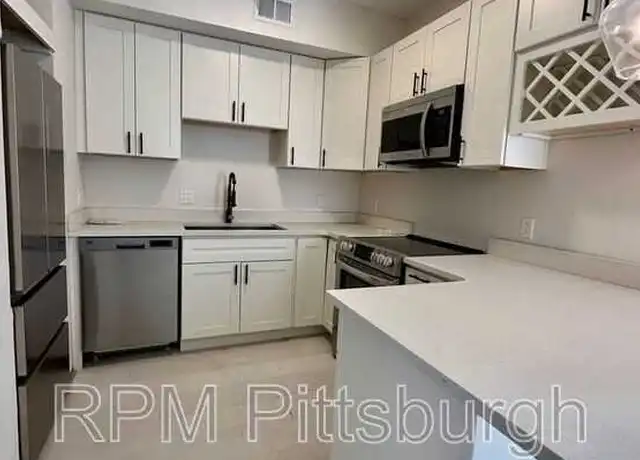 Property at 2121 Milligan Ave Unit 4, Pittsburgh, PA, 15218, 2 beds, 1 bath, [object Object]