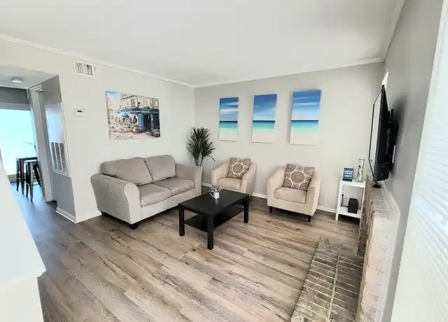 Property at 925 Sealy Ave Unit 4, Galveston, TX, 77550, 2 beds, 1.5 baths, [object Object]