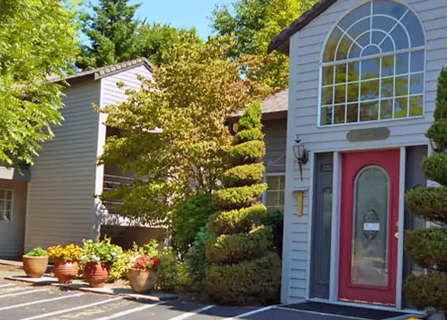 Property at Pointe West Apartments - 11556 SE Fuller Rd, Portland, OR, 97222, 2 beds, 1-2 bath, [object Object]