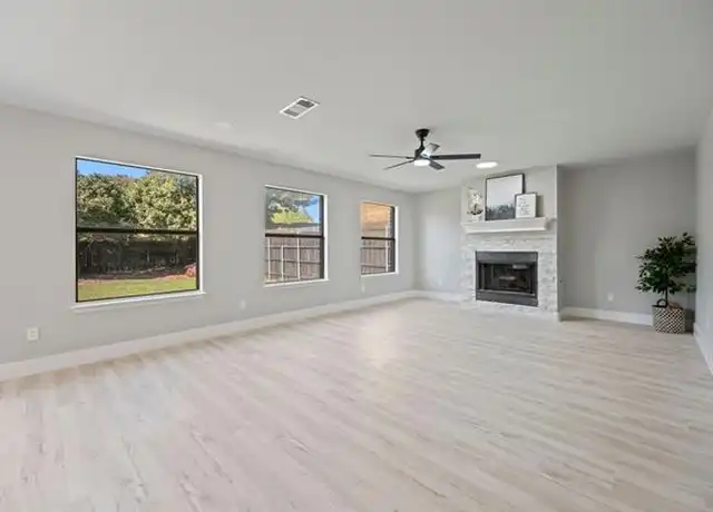 Property at 2836 Grandview Dr, Grand Prairie, TX, 75052, 4 beds, 2 baths, [object Object]