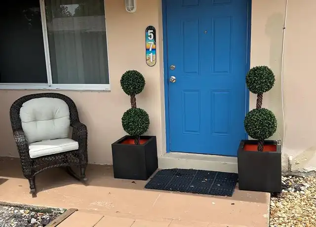 Property at 571 NE 34th St, Oakland Park, FL, 33334, 2 beds, 1 bath, [object Object]