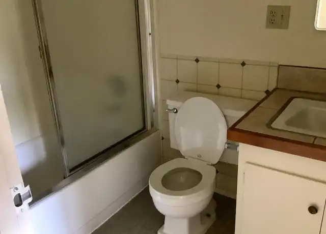 Property at 1253 Ferry St Apt 3, Eugene, OR, 97401, 2 beds, 1 bath, [object Object]