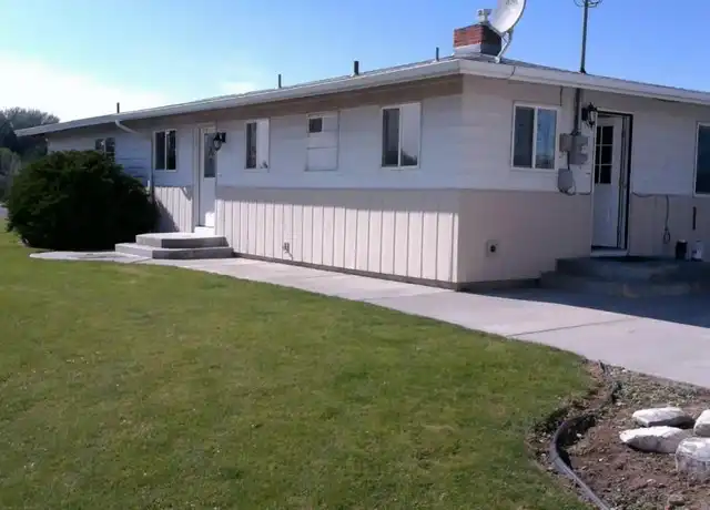 Property at 576 W Highway 39, Blackfoot, ID, 83221, 4 beds, 2 baths, [object Object]