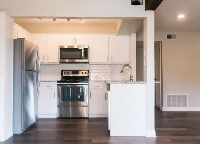 Property at The View on Fairview - 2901 W Rollins Rd, Columbia, MO, 65203, 2 beds, 1 bath, [object Object]