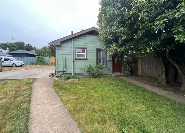 Property at 2211 Spring St Unit B, Eureka, CA, 95501, 1 bed, 1 bath, [object Object]