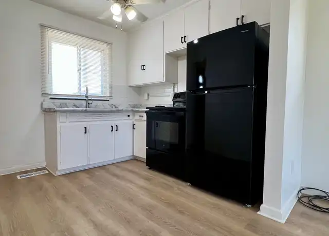 Property at 7216 Helen St Unit 3, Center Line, MI, 48015, 1 bed, 1 bath, [object Object]