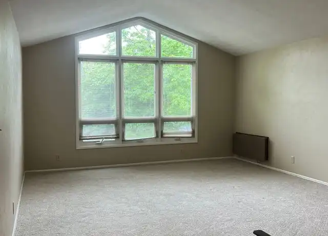 Property at 1945 Kincaid St Unit 1945-4, Eugene, OR, 97405, 2 beds, 1 bath, [object Object]