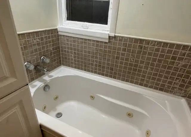 Property at 815 11th St, Port Huron, MI, 48060, 3 beds, 1 bath, [object Object]