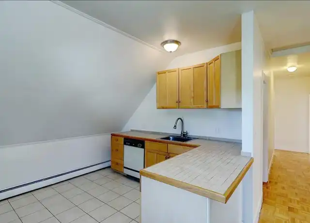 Property at 6 Poplar St Unit 3, Providence, RI, 02906, 2 beds, 1 bath, [object Object]