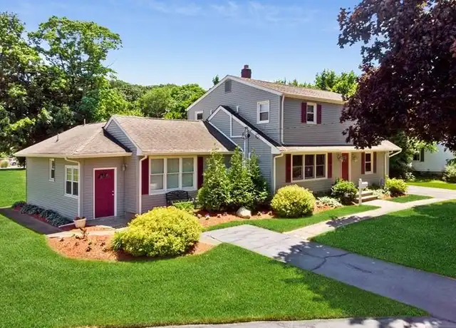 Property at 326 Ramapo Valley Rd, Oakland, NJ, 07436, 5 beds, 2 baths, [object Object]