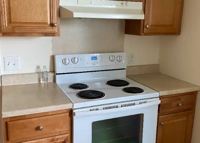Property at 15 Euclid Ave Unit B, Stamford, CT, 06902, 2 beds, 2 baths, [object Object]