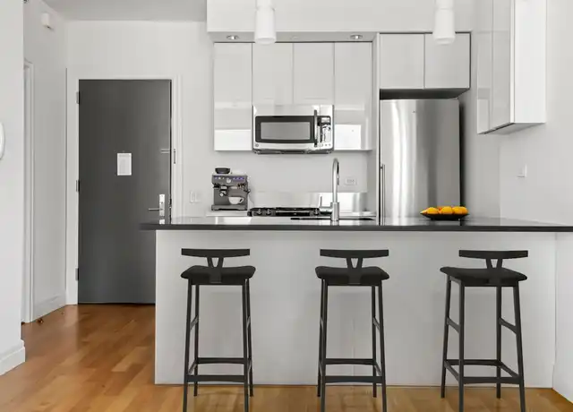 Property at 553 W 53rd St Unit 1709, New York, NY, 10019, 1 bed, 1 bath, [object Object]