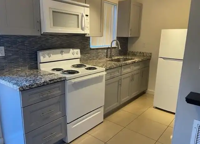 Property at 115 SW 19th Ave, Fort Lauderdale, FL, 33312, 1 bed, 1 bath, [object Object]