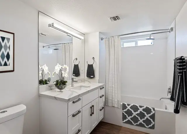 Photo of 18425 Malden St, Northridge, CA 91325