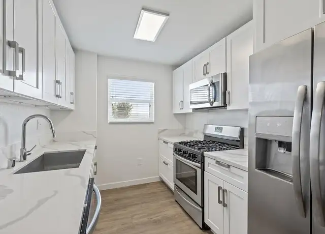 Photo of 18425 Malden St, Northridge, CA 91325