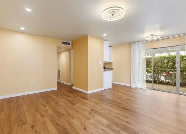 Property at 513 S Post Oak Ln Unit 1, Houston, TX, 77056, 1 bed, 1 bath, [object Object]