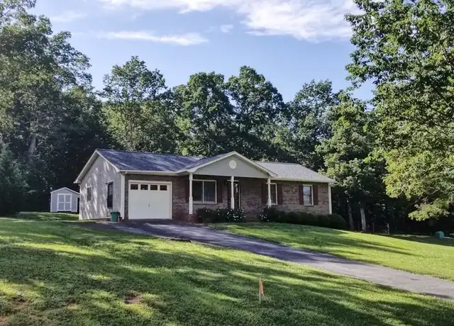 Property at 3711 Dorothys Ln, Newton, NC, 28658, 2 beds, 2 baths, [object Object]