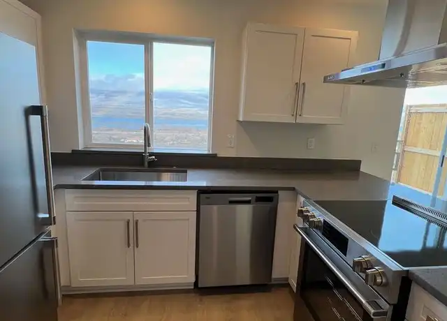 Property at 2315 E 9th St, The Dalles, OR, 97058, 3 beds, 2.5 baths, [object Object]