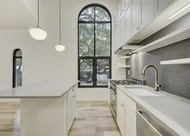Property at 211 W Johanna St #2, Austin, TX, 78704, 2 beds, 2.5 baths, [object Object]