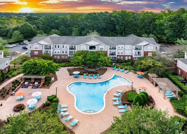 Photo of 905 Matthews Commons Dr, Matthews, NC 28105