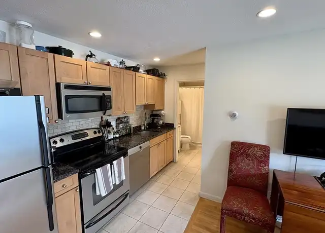 Property at 126 Clifton St Unit 2, Cambridge, MA, 02140, 1 bed, 1 bath, [object Object]