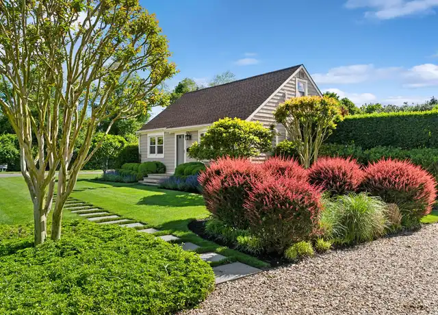 Property at 98 Pelham St, Southampton, NY, 11968, 4 beds, 2 baths, [object Object]