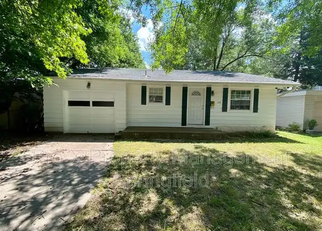 Property at 1134 S Pennsylvania Ave, Springfield, MO, 65807, 3 beds, 2 baths, [object Object]