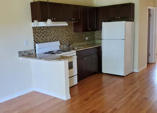 Photo of 6 Waukegan Rd Unit 6, Morton Grove, IL 60053