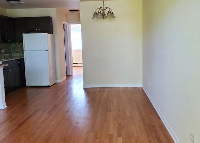 Photo of 6 Waukegan Rd Unit 13, Morton Grove, IL 60053