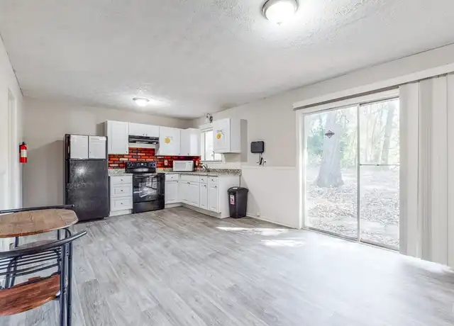 Property at 262 Leafwood Ln, Riverdale, GA, 30274, 1 bed, 1 bath, [object Object]