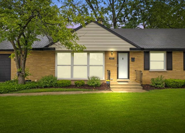 Photo of 1025 Suffolk Ave, Westchester, IL 60154
