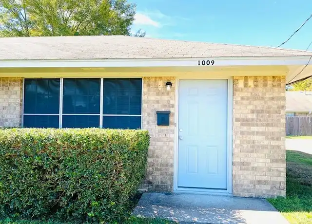 Property at 1009 Waco St Unit 1009, Jacksonville, TX, 75766, 2 beds, 1 bath, [object Object]
