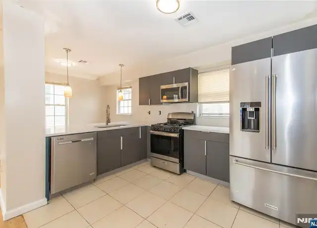 Property at 279 Orange St Unit 3, Newark, NJ, 07103, 4 beds, 2 baths, [object Object]