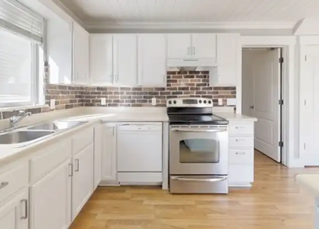 Property at 1301 Dunmore Dr, Springville, UT, 84663, 3 beds, 2.5 baths, [object Object]