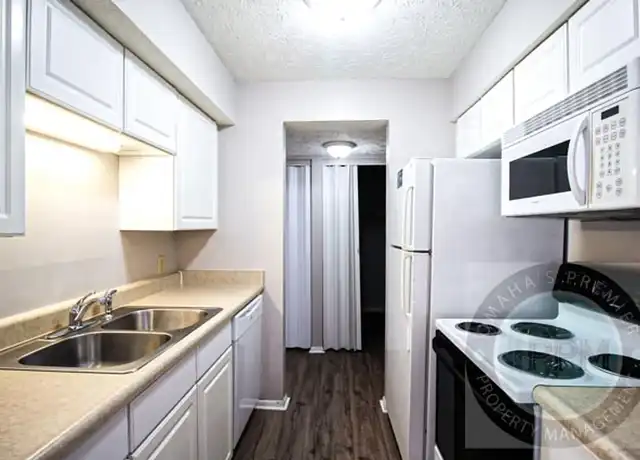 Property at Cornhusker Creek - 818 Lincoln Rd, Bellevue, NE, 68005, 2 beds, 1 bath, [object Object]