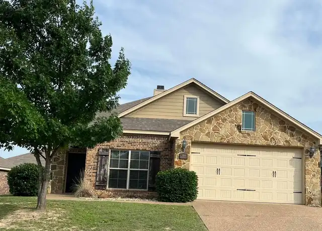 Property at 3004 Stallion Dr, Robinson, TX, 76706, 4 beds, 2 baths, [object Object]