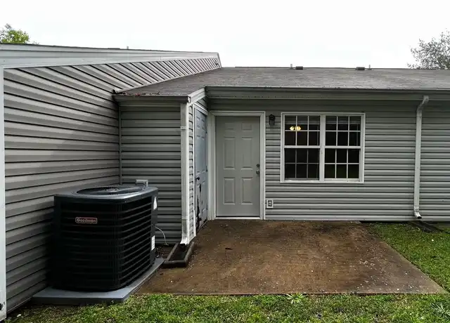 Property at 1033 Appamattox Ct Unit 1060, Fayetteville, NC, 28305, 1 bed, 1 bath, [object Object]