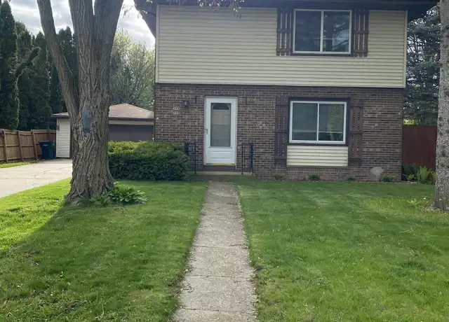 Property at 137 S Judge Dr Unit 137, Saukville, WI, 53080, 3 beds, 1 bath, [object Object]