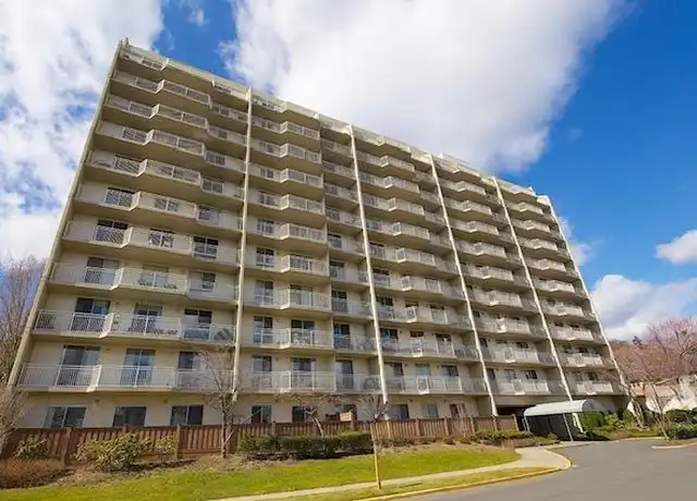 Property at 1055 River Rd #4, Edgewater, NJ, 07020, 1 bed, 1.5 baths, [object Object]