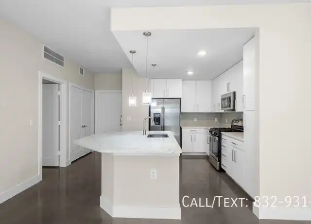 Property at 300 Ruthven St Unit E25D3, Houston, TX, 77002, 2 beds, 2 baths, [object Object]
