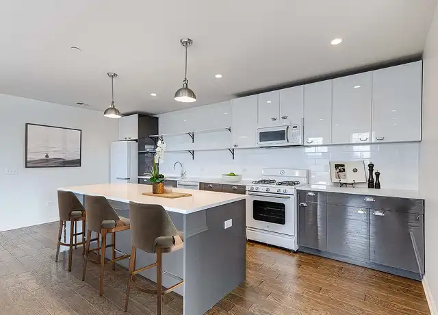 Property at Eleven 5 Lake - 115 Lake St, Libertyville, IL, 60048, 2-3 beds, 2 baths, [object Object]