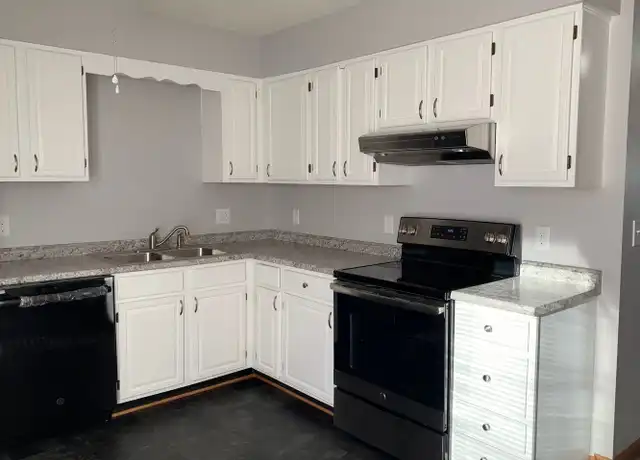 Property at 6663 Briarfield Ave, Radford, VA, 24141, 2 beds, 1.5 baths, [object Object]