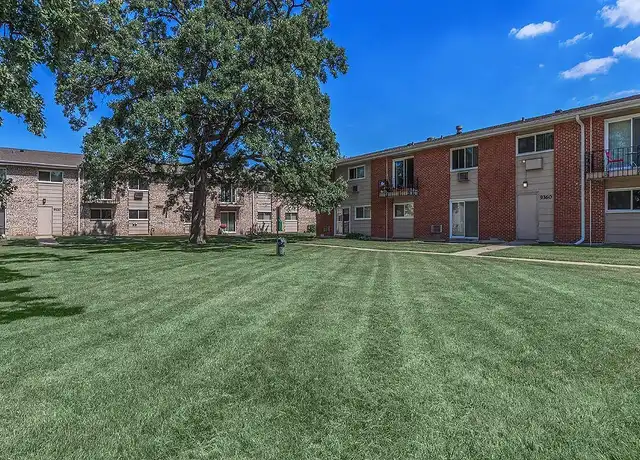 Property at Park Colony - 9350 Congress Dr, Des Plaines, IL, 60016, 2 beds, 1-1.5 bath, [object Object]