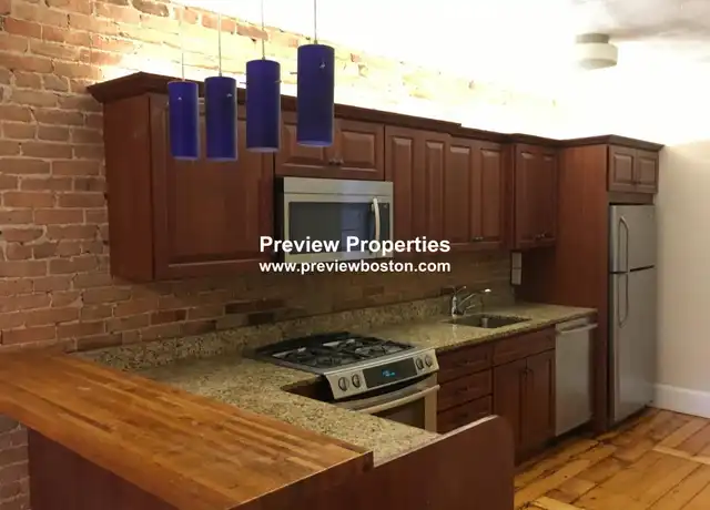 Property at 28 Beacon St Unit 2P, Chelsea, MA, 02150, 2 beds, 1 bath, [object Object]