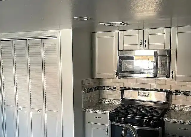 Property at 23 Delavan Ct, New Brunswick, NJ, 08901, 1 bed, 1 bath, [object Object]